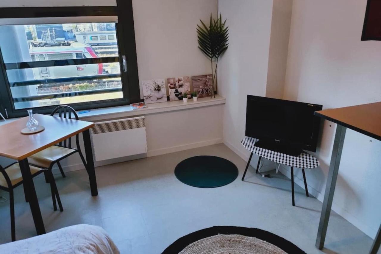 Studio Confortable Hyper Centre De Tours Apartment Exterior foto